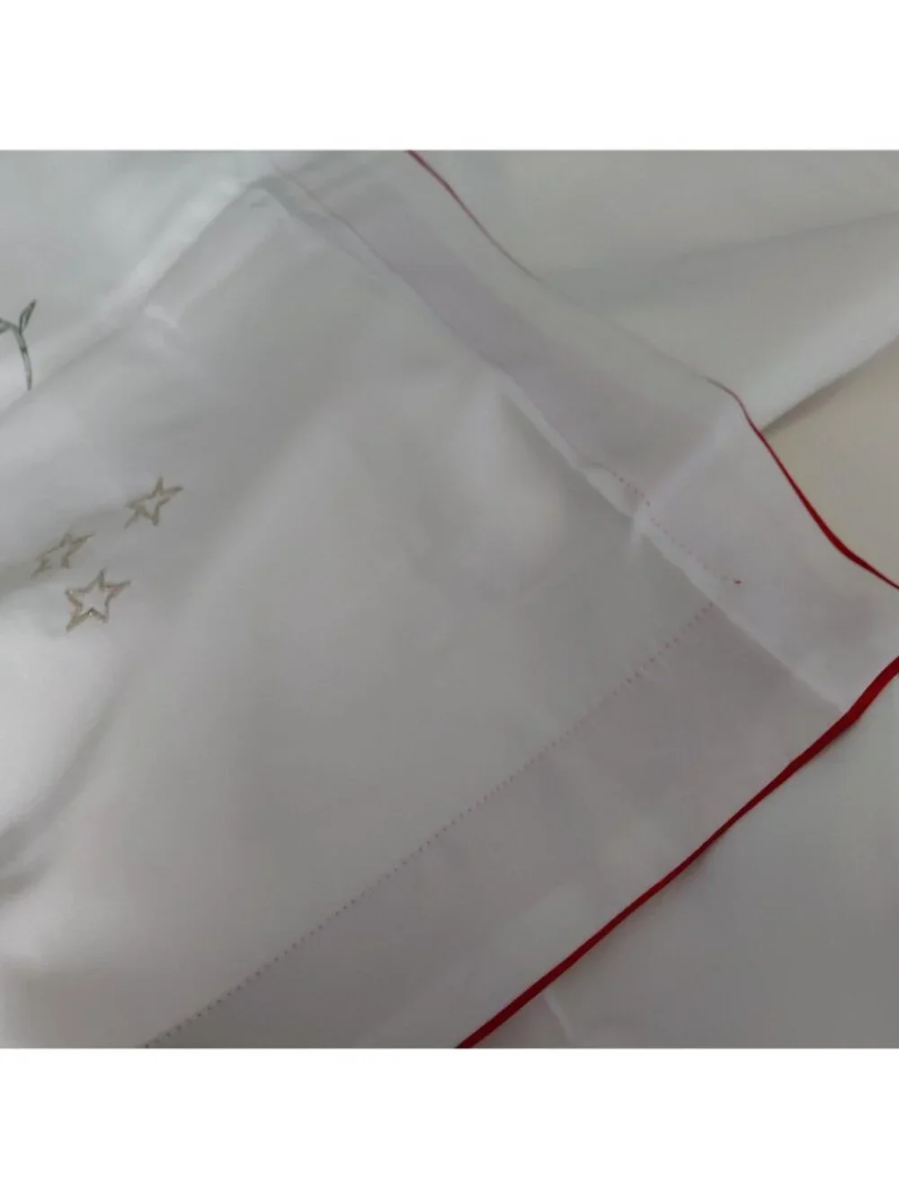 Christmas Tablecloth 85x60 Rectangle White Red Floral Embroidered Poinsetta NEW